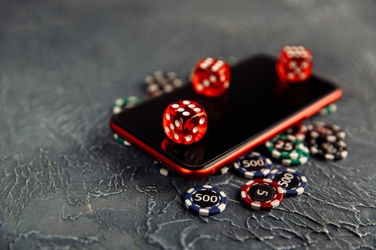 Pengguna dewasa Indonesia menikmati slot online vegasslot melalui smartphone saat waktu luang